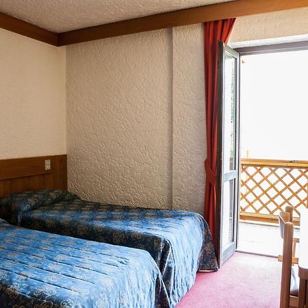 Hotel Il Catturanino 마돈나 디 캄필리오 외부 사진